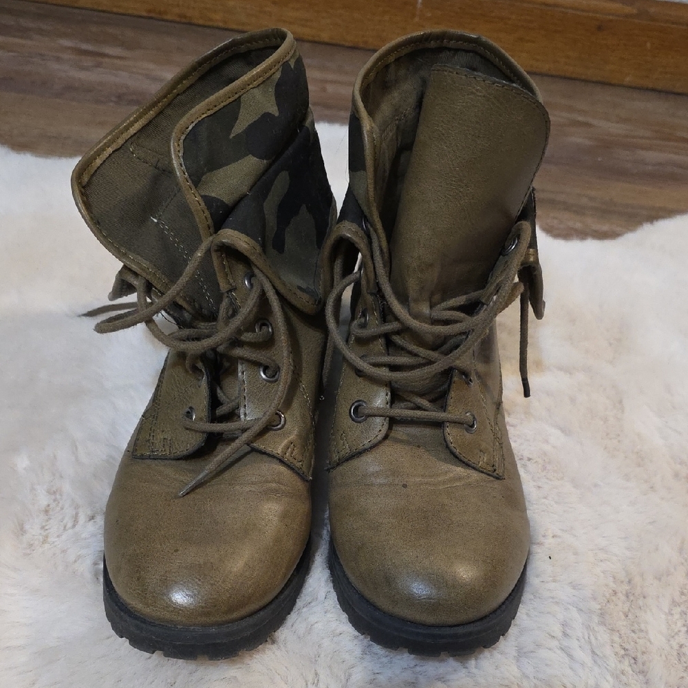 Rock & Candy Olive Ankle Boots with Camouflage Detail